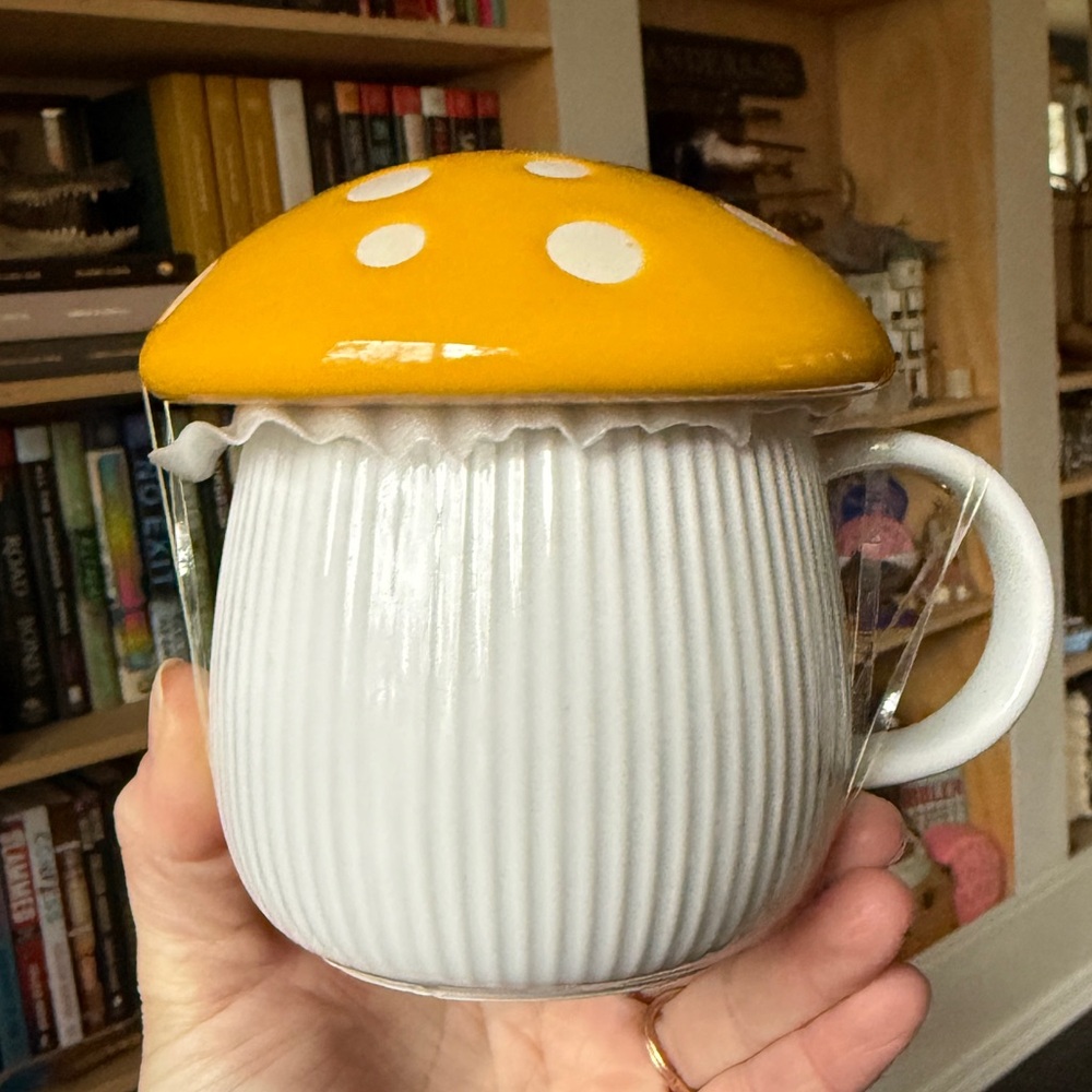 Brand new world market Yellow and White Mushroom Mug